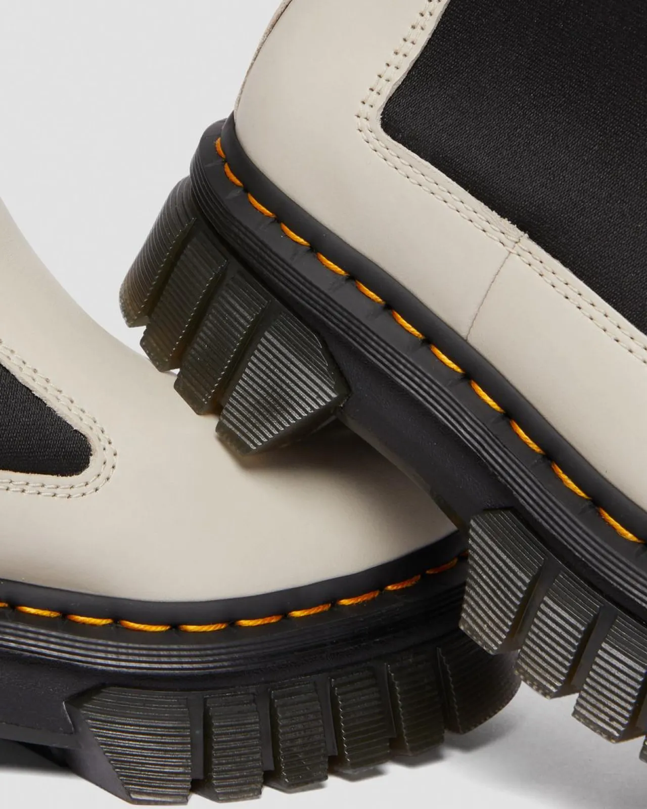 Dr. Martens Audrick Nappa Lux Leren Platform Chelsea Boots^GIFTS Platform Laarzen|Enkellaarzen