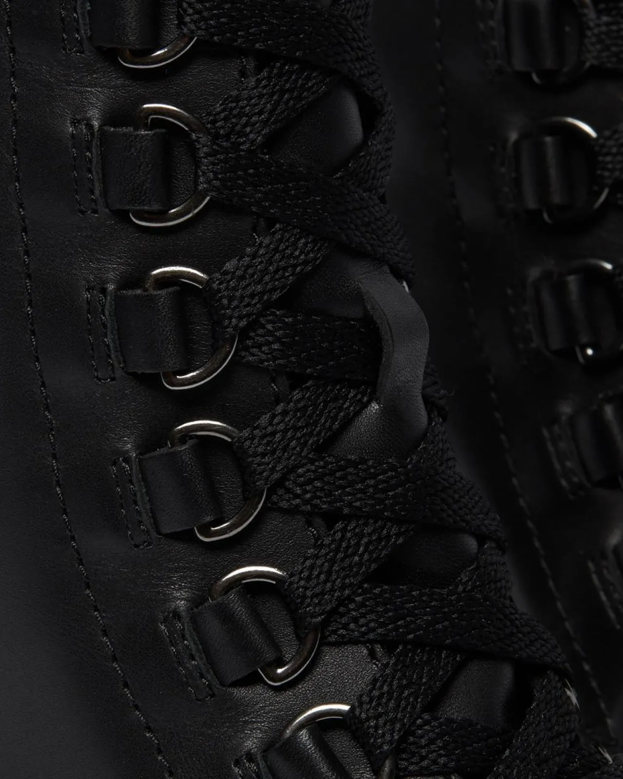 Dr. Martens Chesney Leren Veterlaarzen met Uitlopende Hak^WOMENS Hakken|Enkellaarzen