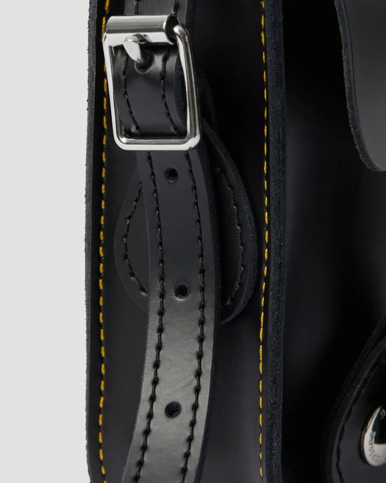 Dr. Martens 18cm Kiev Smooth Leren Schoudertas^ACCESSORIES Leren Tassen|Tassen