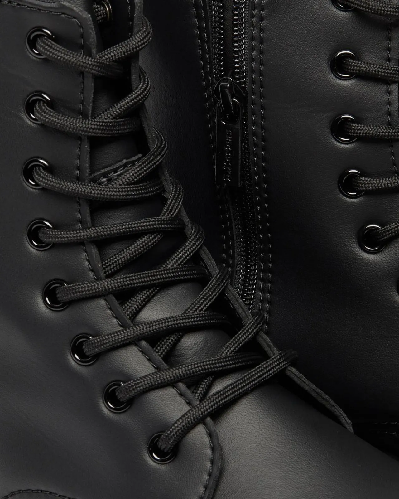 Dr. Martens Jado II Mono Vegan Platformlaarzen^TRENDING-STYLES-UK Platform Laarzen|Vegan Laarzen