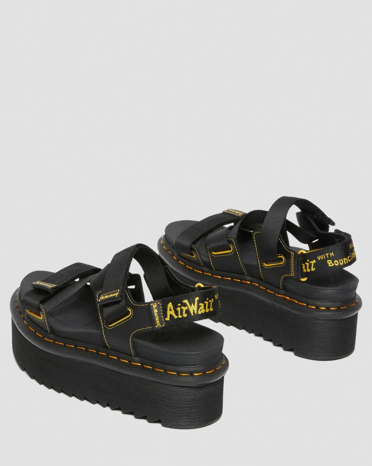 Dr. Martens Kimber Logo Sandalen met Geweven Band^WOMENS Lichte Sandalen|Platform Sandalen