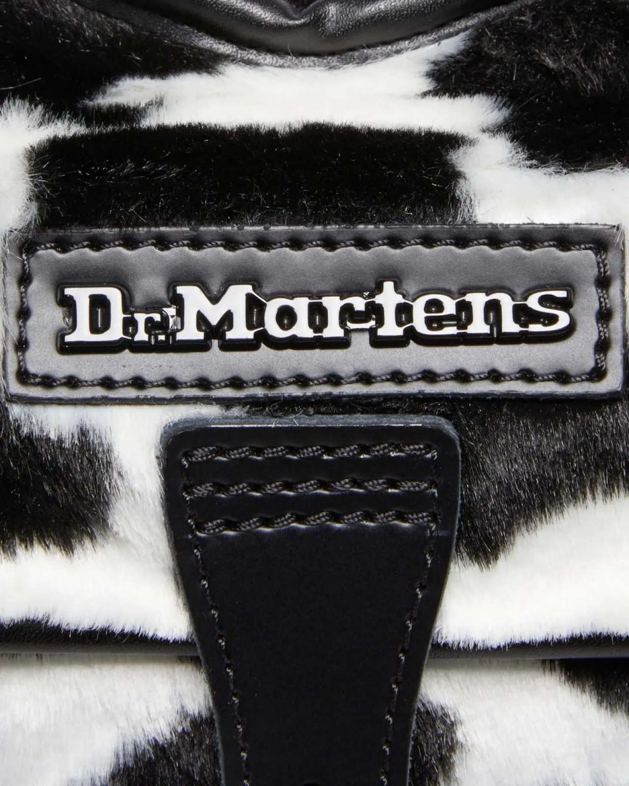 Dr. Martens Koeienprint Hartvormige Tas^UNISEX Accessoires Sale|Tassen