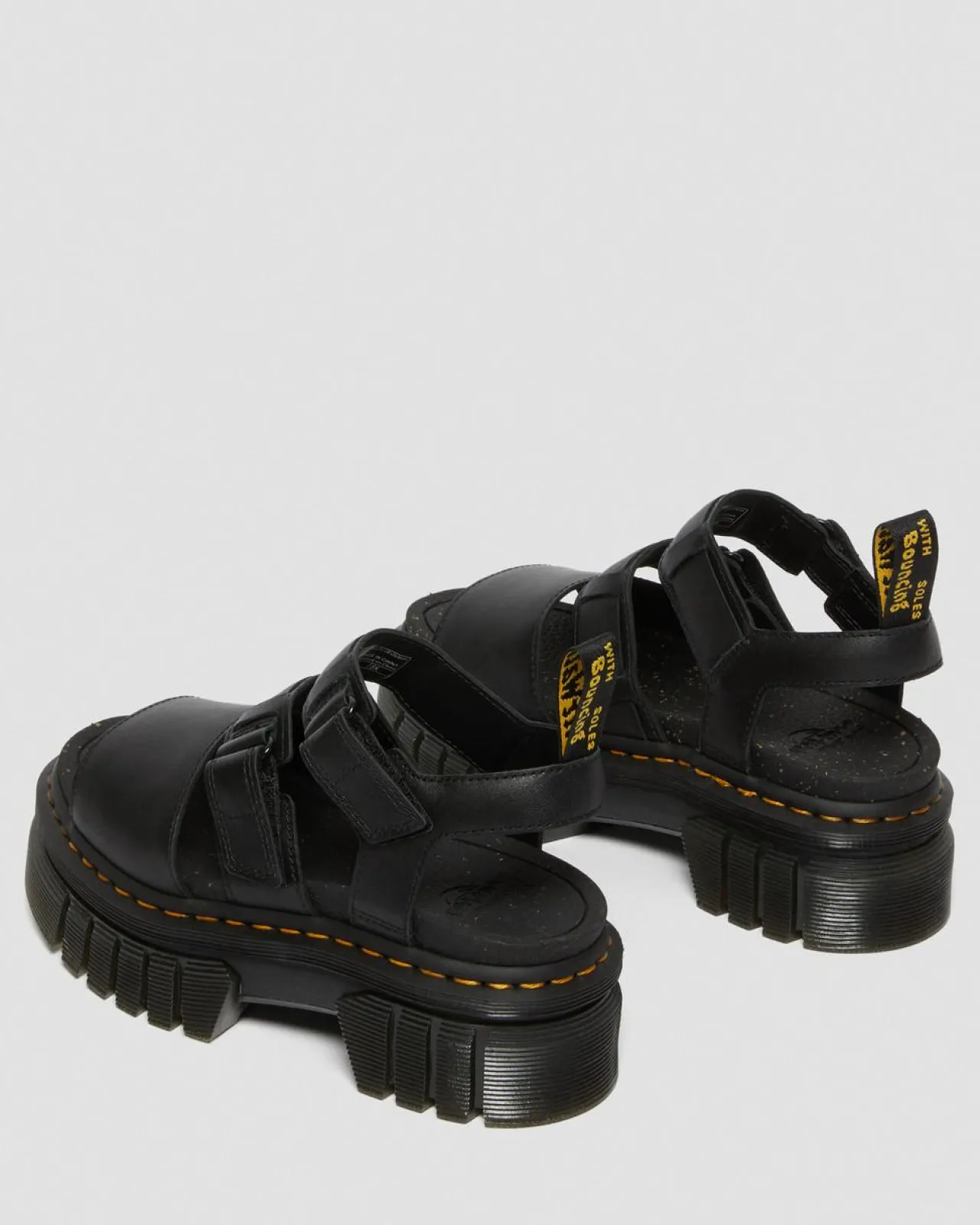 Dr. Martens Ricki Nappa Lux Leren Platform Sandelen met 3 Banden^WOMENS Lichte Sandalen|Platform Sandalen
