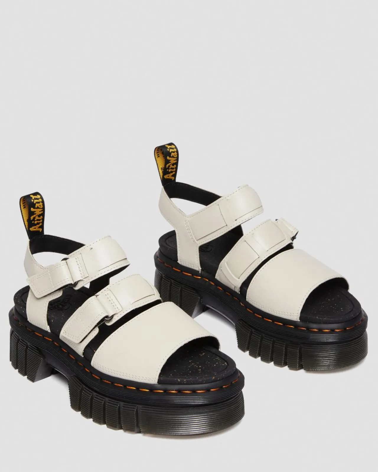 Dr. Martens Ricki Nappa Lux Leren Platform Sandelen met 3 Banden^WOMENS Lichte Sandalen|Platform Sandalen