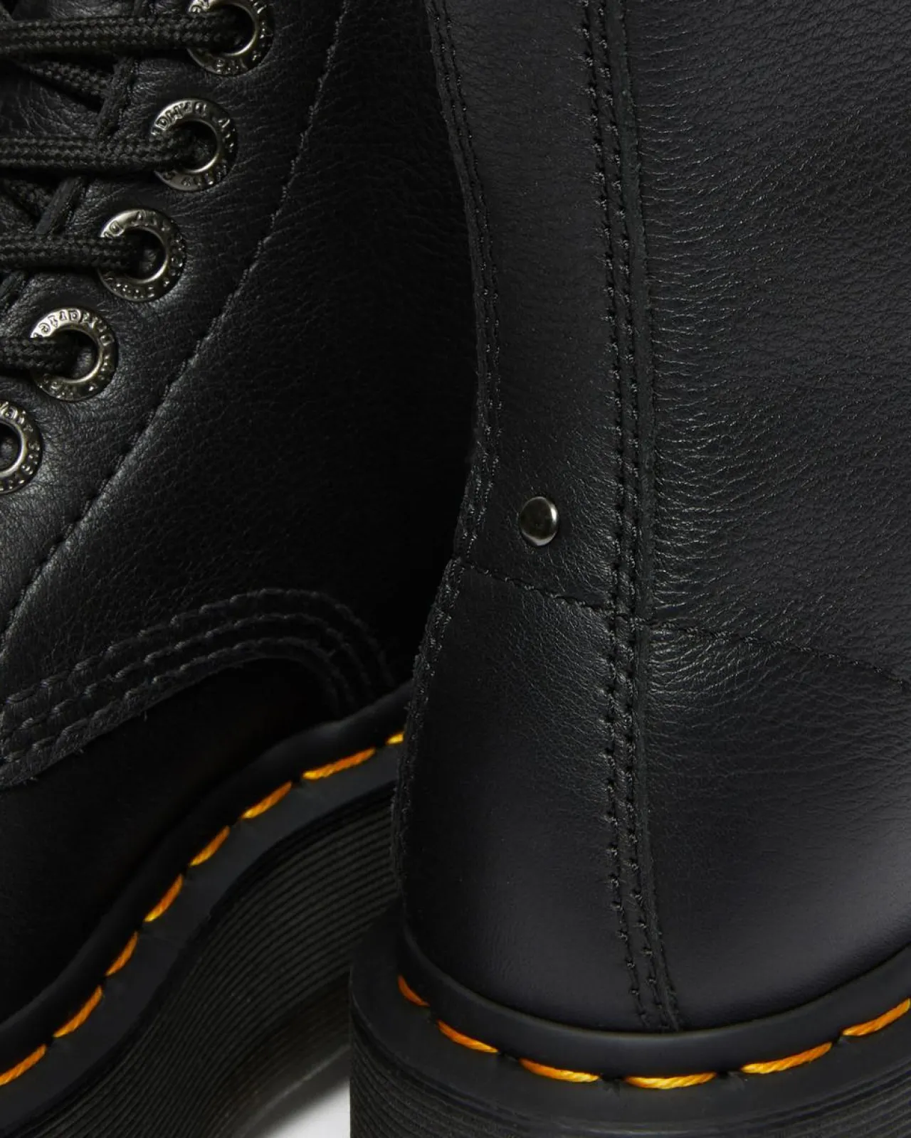 Dr. Martens Sinclair Max Pisa Leren Platformlaarzen^WOMENS Platform Laarzen|Zachte Leren Laarzen